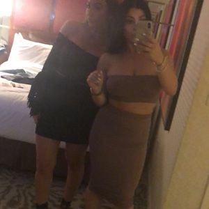 Meet your Posher, Dina